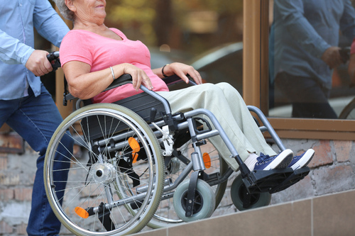 Уход за инвалидами на колясках