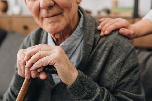 Пожилой человек в обществе – основные проблемы и пути их решения | на сайте «Лотос»